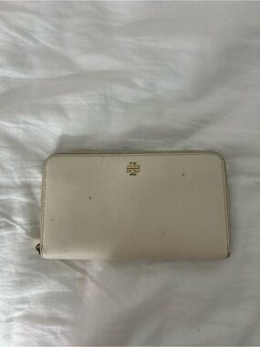 Tory Burch Cream Wallet